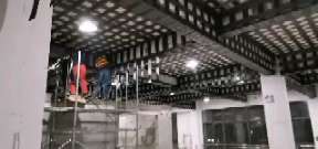 阿克苏一商场梁，楼板碳纤维加固施工